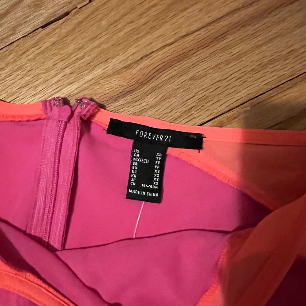 Neon pink and orange satin maxi skirt - Picture 4 of 6